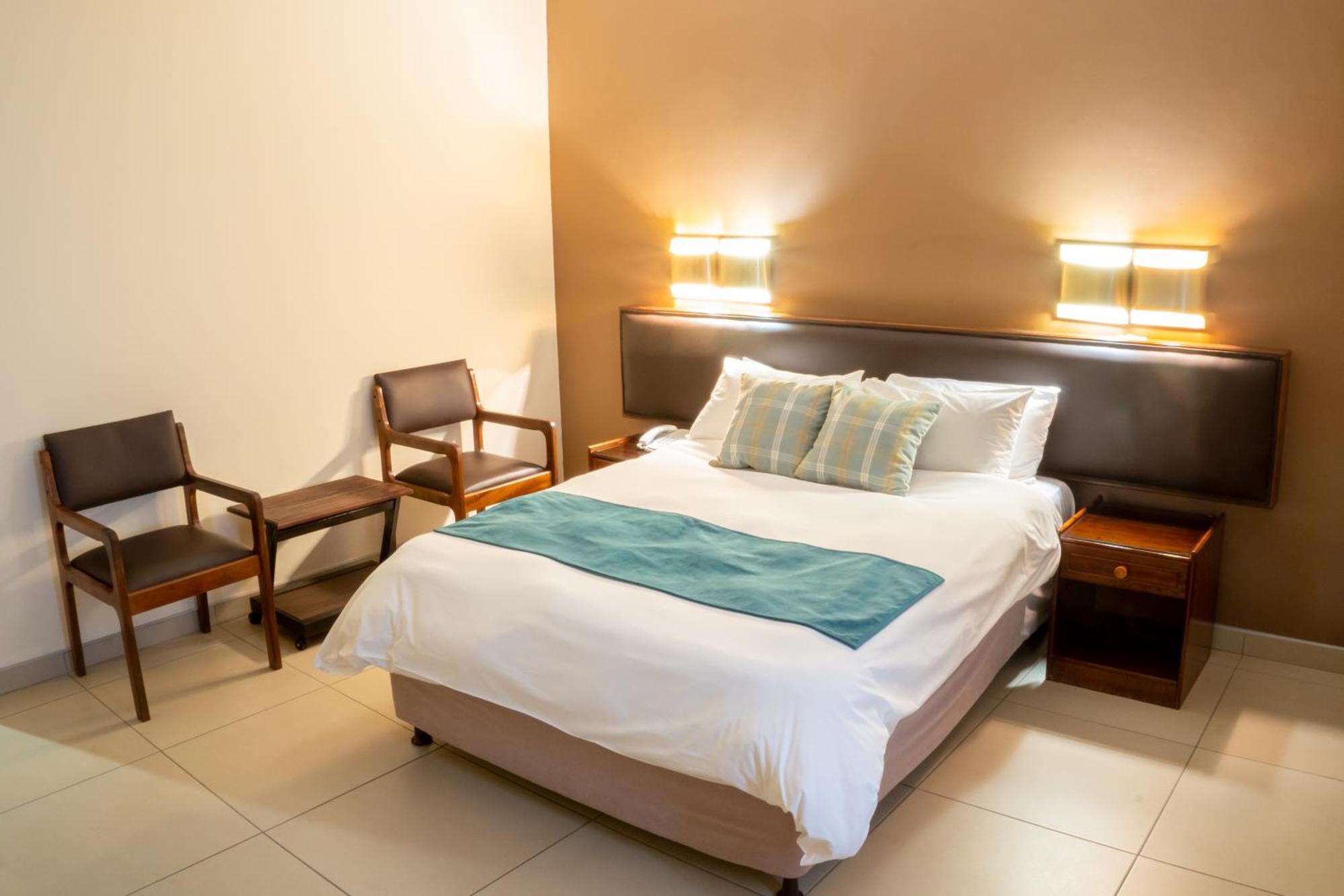 Elgro Hotel Potchefstroom Eksteriør billede