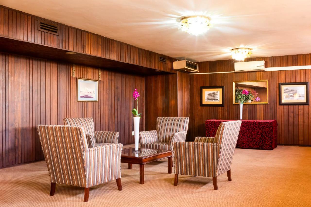 Elgro Hotel Potchefstroom Eksteriør billede